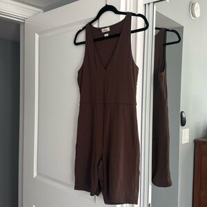 Aritzia Babaton v-neck romper (L)